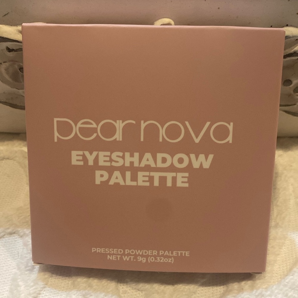 Pear Nova Eyeshadow Palette